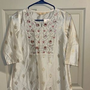 Fusion fancy floral embroidered kurta. NWT